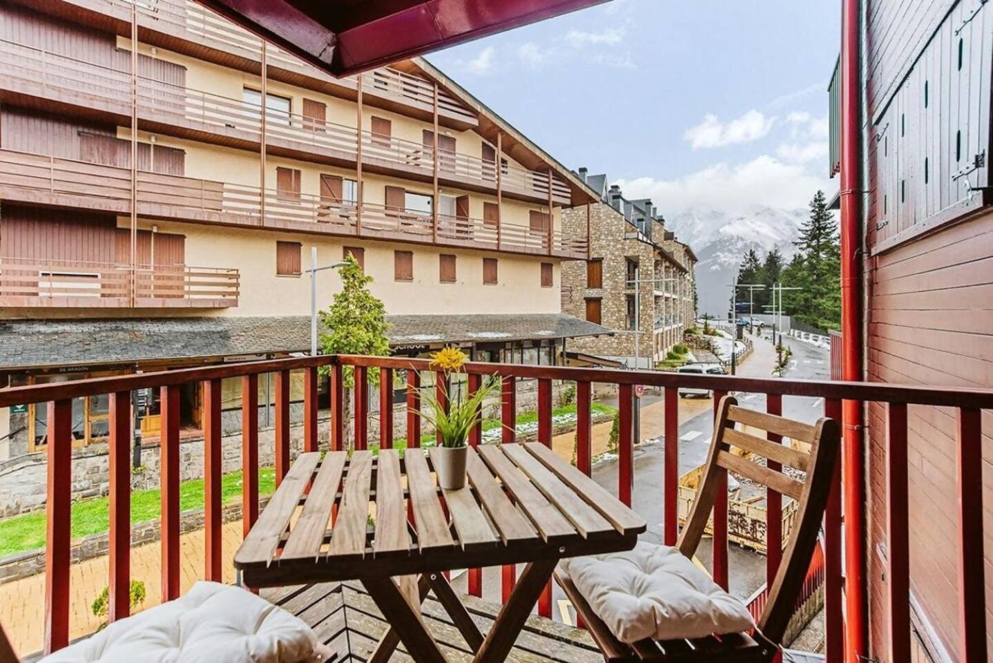 Apartamento Bardot Garaje Wifi Bus Directo A Pistas Formigal Exterior foto
